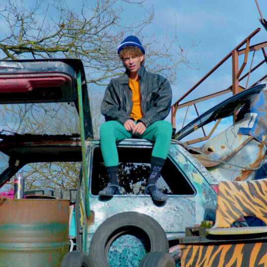 PlasticJesus_YEAH_V01.00_05_13_16.Still002